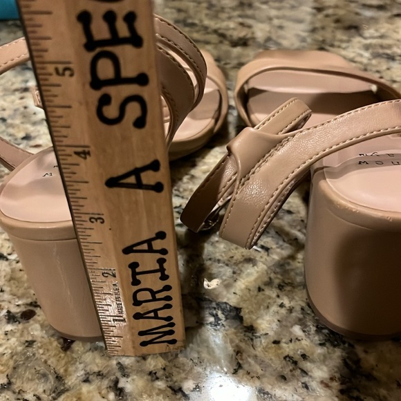 Women’s A New Day Shannon Heels, Size 7, Tan with Memory Foam Insole - Picture 3 of 7